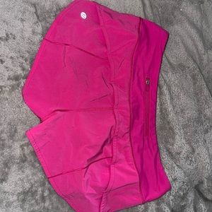 Lululemon speed up 2.5 inseam shorts size 6